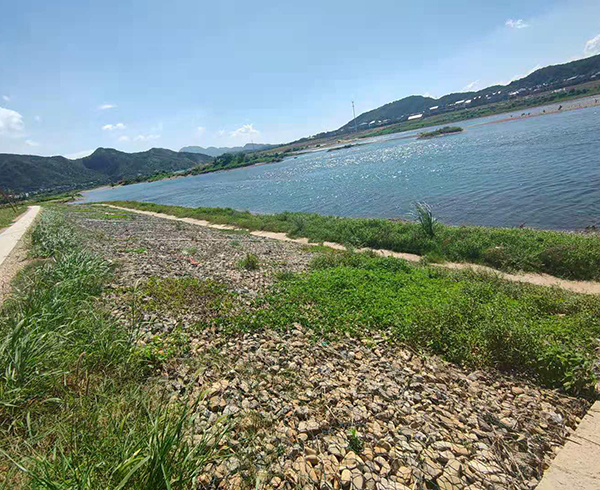 The perfect match between gabions and reinforcing rods